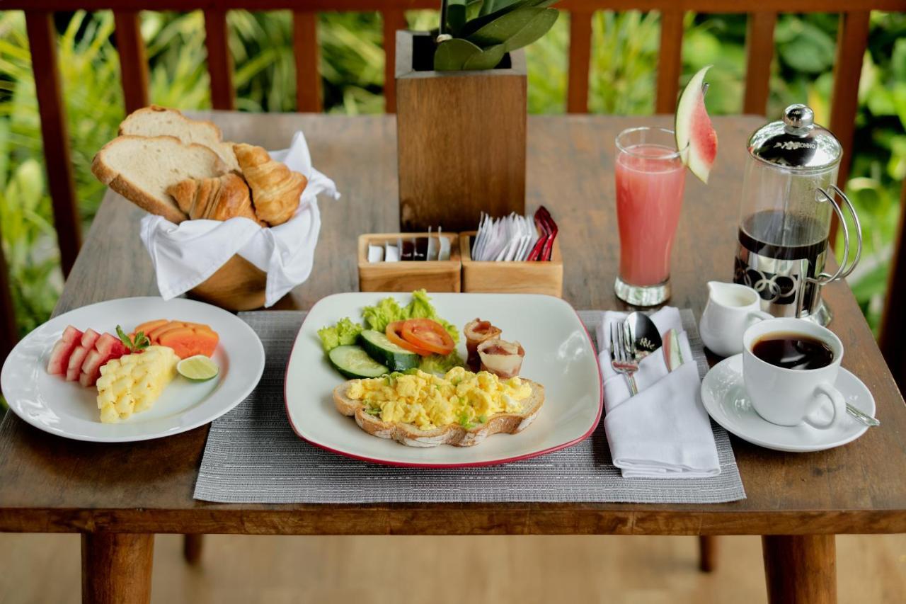Ratni Ubud Villa Bagian luar foto