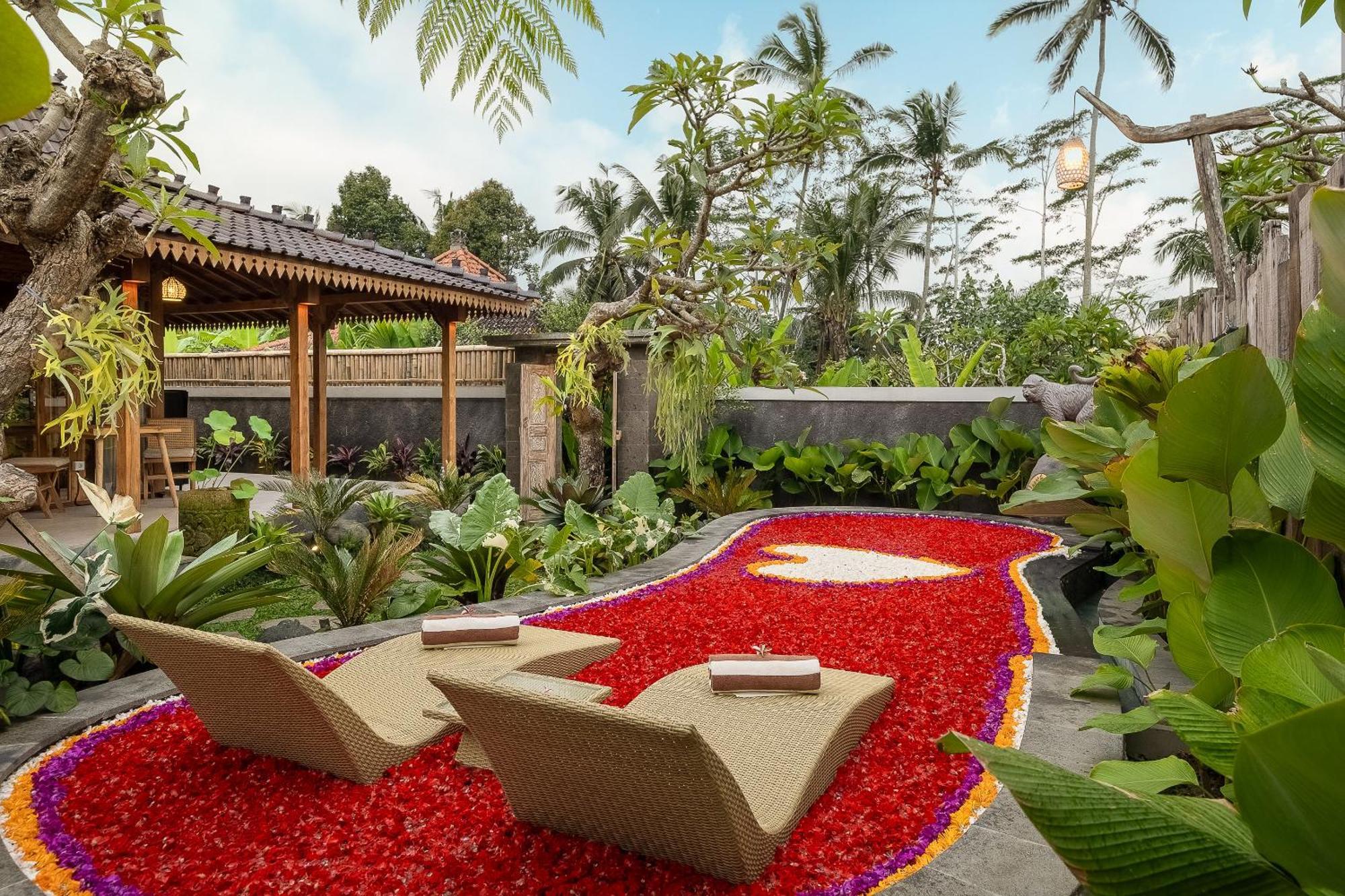 Ratni Ubud Villa Bagian luar foto